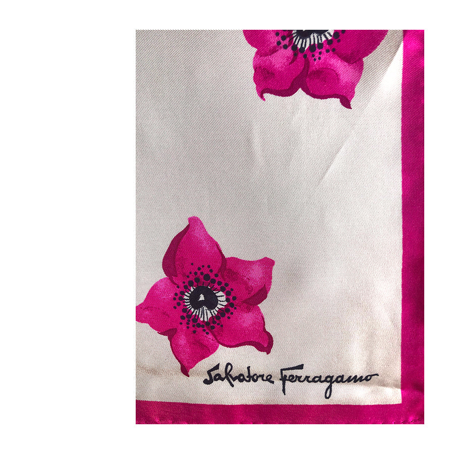 SALVATORE FERRAGAMO Foulard in Seta