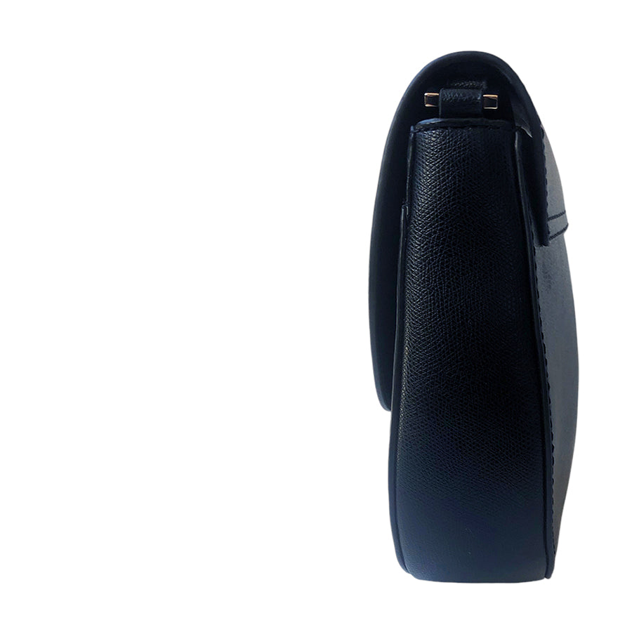 GUESS Postina con Tracolla Regolabile