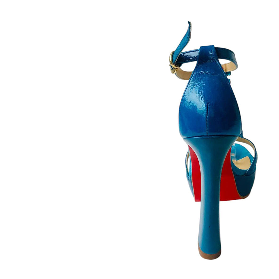 L’ESTROSA Ankle Strap Sandal